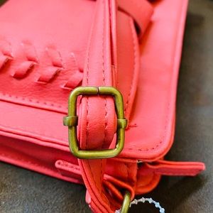 Woman’s, Adjustable Strap Purse.